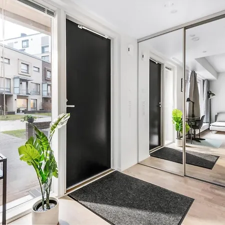 Wehost Brand New 1br On The Waterfront Near Metro @capellankuja 4 *