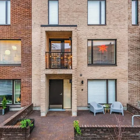 Wehost Brand New 1br On The Waterfront Near Metro @capellankuja 4 Apartment