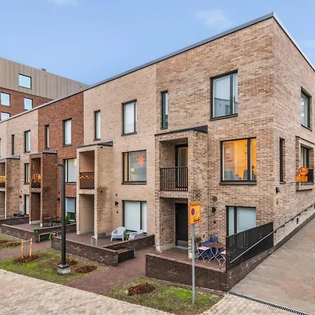 Wehost Brand New 1br On The Waterfront Near Metro @capellankuja 4 Apartment *